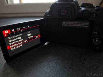 CANON EOS R10 + RF-S 18-150mm - 7