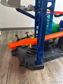 Hot Wheels, garáž T-Rexa - 7