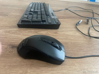 Roccat Kone Pure SE & Corsair K55 RGB - 7