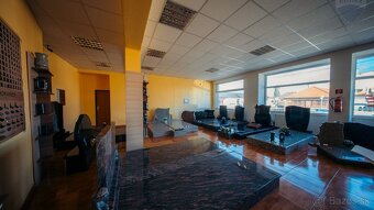 NA PREDAJ KOMERČNÁ BUDOVA V CENTRE GALANTY - 7