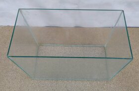 Sklenené akvária. - 7