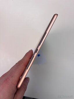 Apple iPad 7th Generácia 128GB - 7