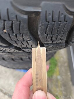 Nokian 225/55R18 102H DOT4017 (zimné) 8mm - 7