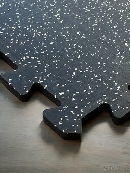 Gumová podlaha puzzle nová - extra hladká 15% pigment - 7