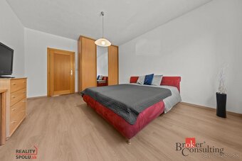 Predaj: Priestranný 3 izbový byt Nové Mesto, Stromová ulica - 7