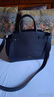 tmavomodrá kabelka coccinelle - nová - 7