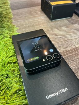 Samsung Galaxy Z Flip 6 256 / 12GB - 7