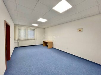 Prenájom kancelárske priestory 220 m2 s parkovaním v centre  - 7