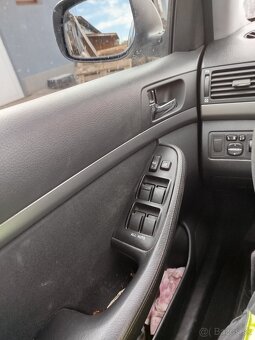 Toyota Avensis kombi - 7