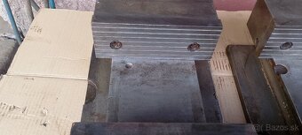 velke strojne zveraky 250mm - 7