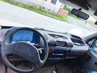 Renault Master. 9 miestne - 7
