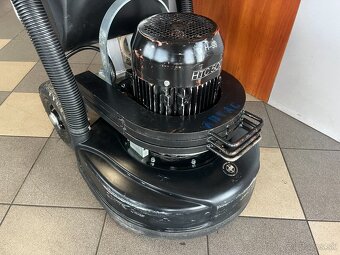 Planetarna bruska na beton HTC 500, Hladicka lesticka - 7