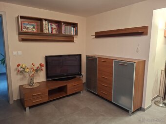 Obývacia zostava + TV - 7