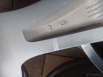 hlinikové disky-orig-Renault,Nissan--61/2Jx17-ET-40--5x114,3 - 7