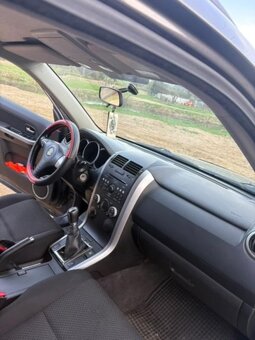 Suzuki Grand Vitara 2008 2.4L - 7