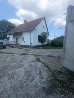 2.5 izbový dom s veľkou kuchyňou a pozemkom - - 7
