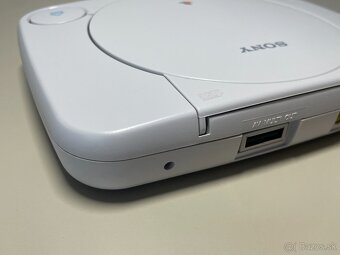 PS One s modchipom + raritný ovládač, memory karta - 7
