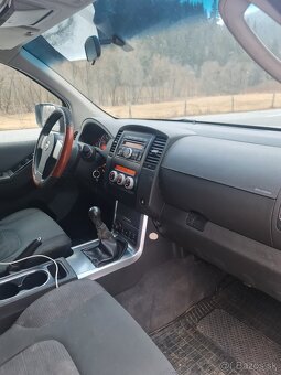 Nissan Pathfinder 2.5dci 140kW rv 2011 4x4 - 7