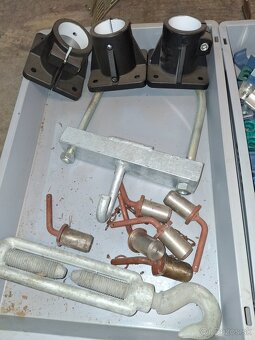 Loziska, uchytky,bolce,krytý drziaky - 7