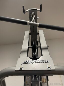 Lifefitness 2 stroje posilka - 7