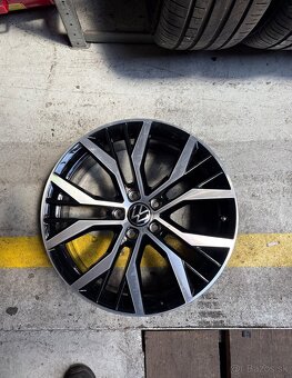 Volkswagen disky R19, model Santiago - 7