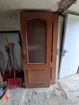 Dvere, ohrievac, svetlo, umyvadlo - 7