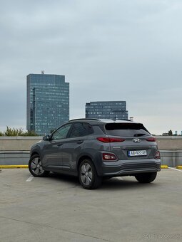 Hyundai KONA electric 150 Premium+ 64kWh (97,3 % baterka) - 7