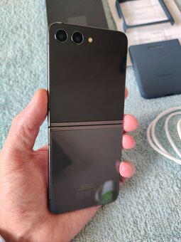 Samsung Galaxy Z Flip 5 256GB,8GB RAM - 7