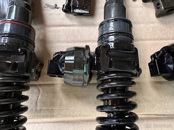 Vstrekovace 1.9 tdi golf 5 volkswagen typ motora BLS - 7