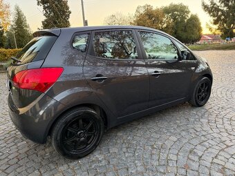 KIA Venga 1.4 CRDi - 7