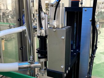 Dávkovací stroj, plniaci stroj na tekutiny / pasty - 7