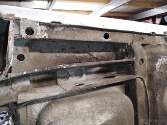 Karoséria Škoda 120 - 7