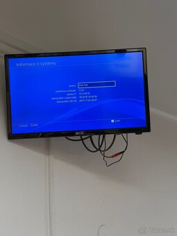 Predám hernú konzolu PS4 PRO 1TB White Minimálne Známky - 7