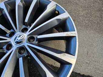 kolesa Skoda Superb Trinity 5x112 r19 - 7