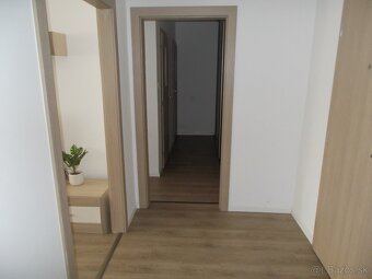 B 3+1 Hlohovec , SNP - 7