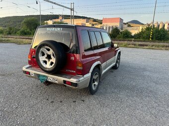 Suzuki Vitara V6 - 7