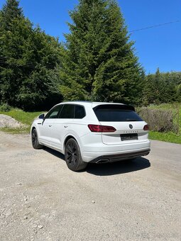 Volkswagen Touareg R-line 4Motion 3.0tdi - 7