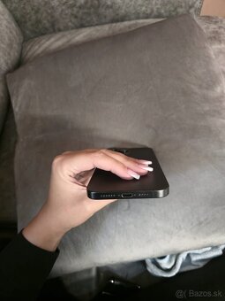 📱 Predám iPhone 15 Pro Max - 7