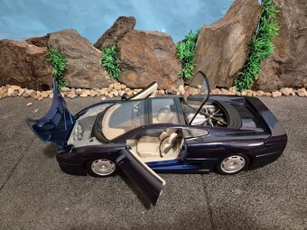 Prodám model 1:18 Jaguar XJ220 - 7