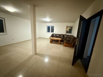 Priestranný byt v Lehniciach - 7
