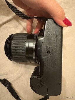 Analógová zrkadlovka Canon eos 1000F - 7