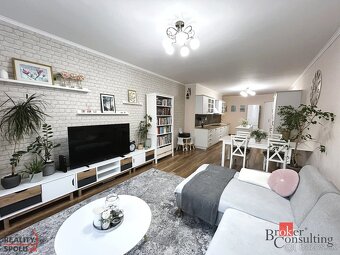 NA PREDAJ / 3 - izb. byt s vlastnou predzáhradkou / Košice - - 7