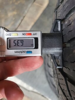 215/60r17C Nokian TYRES - 7