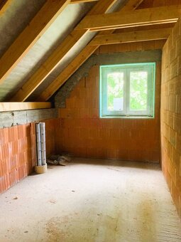 CHATA – ZATEPLAENÁ HRUBÁ STAVBA, KOŠICKÁ NOVÁ VES - GEDER - 7