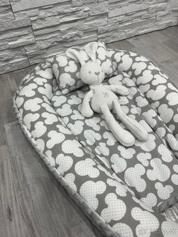 Kvalitné obojstranné hniezdo pre bábätko do postielky - 7