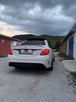 Mercedes c63 AMG - 7