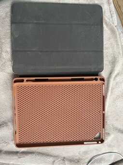 iPad 6.generacie 32Gb + kryt + nabíjačka - 7