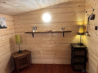 Celodrevená drevenica na kolesách - 7