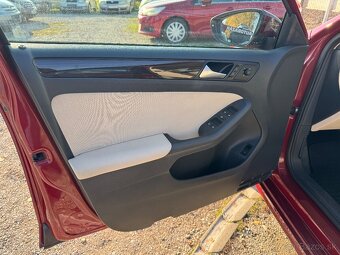 Volkswagen Jetta - 7