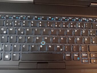 predám Dell precision 7520 , Intel core i7 , 32gb ram , ssd - 7